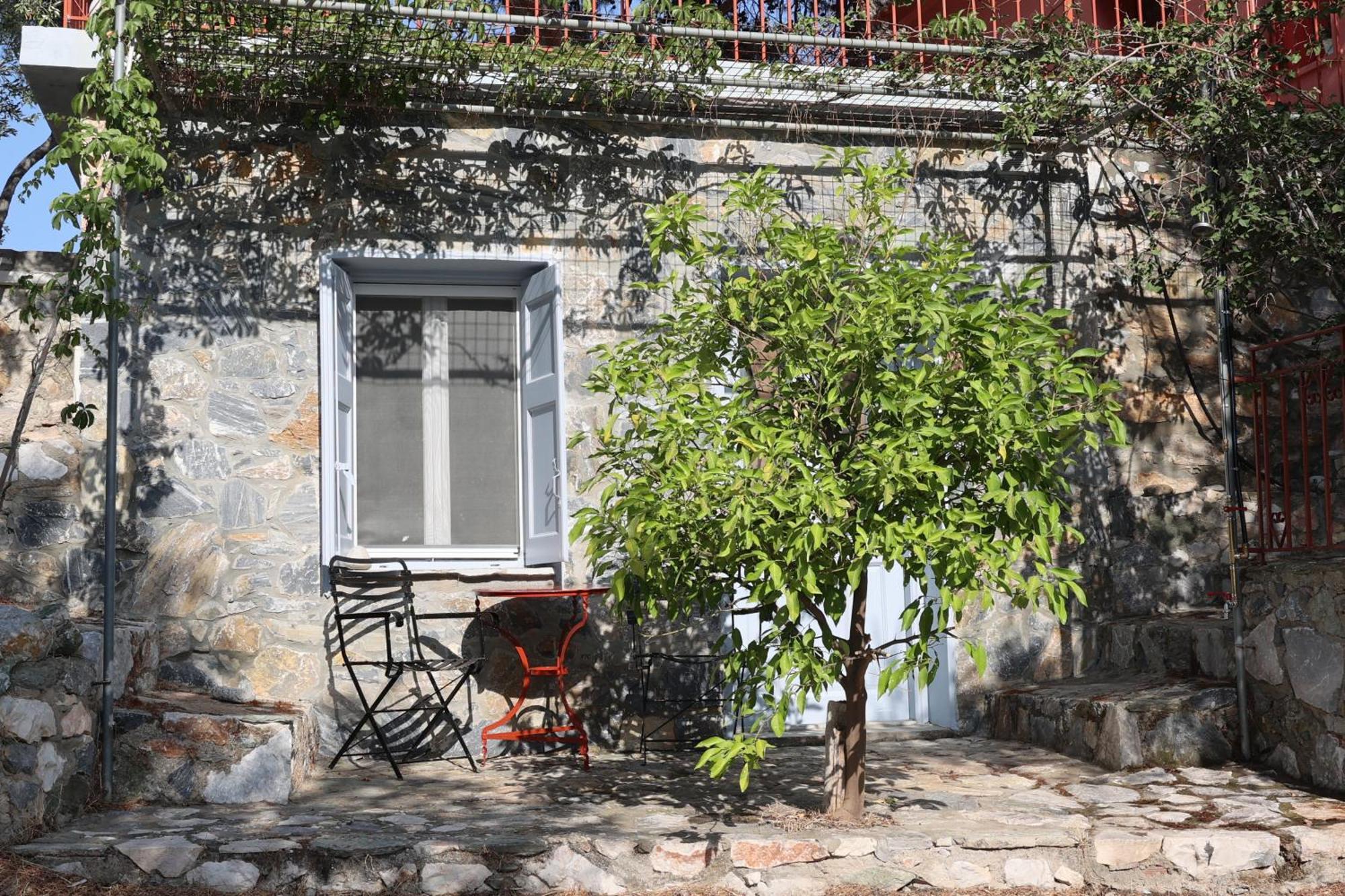 Δωμάτια Κόκκινος Πύργος Plomari Extérieur photo